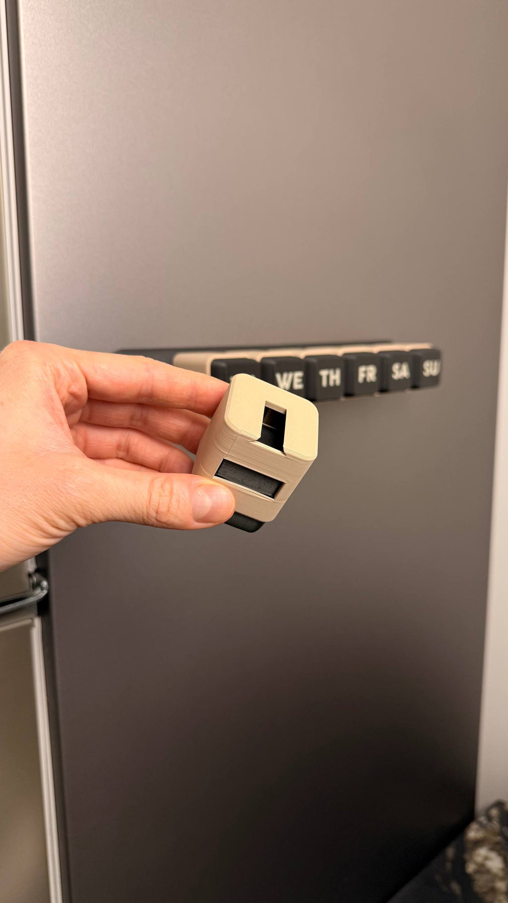 PILL PUSH Daily Pill Dispenser – Magnetic One-Push 3D Printed Medication Holder