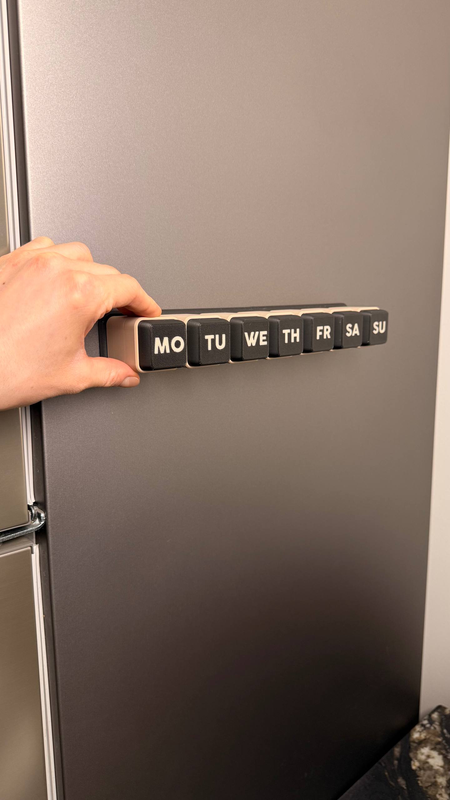 PILL PUSH Daily Pill Dispenser – Magnetic One-Push 3D Printed Medication Holder
