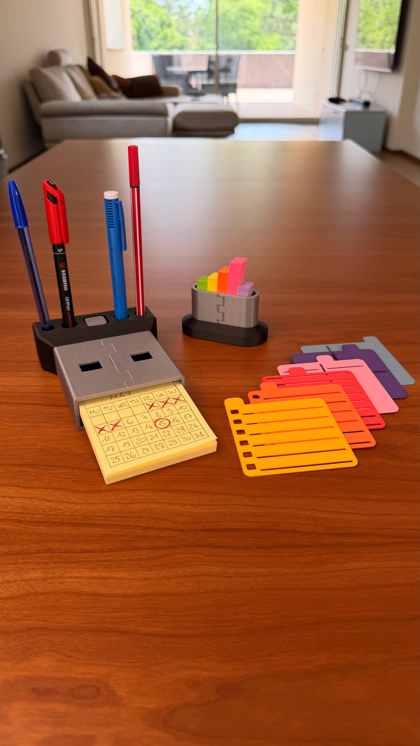 USB NOTE - STICKY NOTE HOLDER & STENCILS