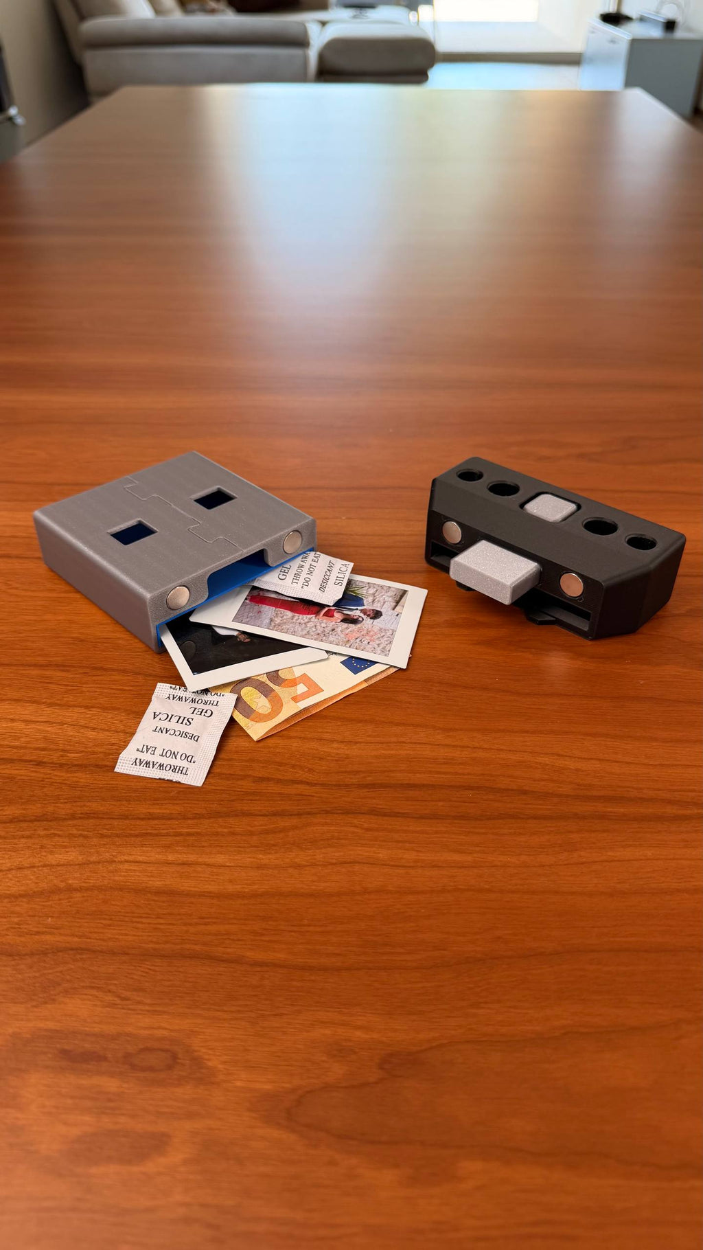 USB NOTE - STICKY NOTE HOLDER & STENCILS