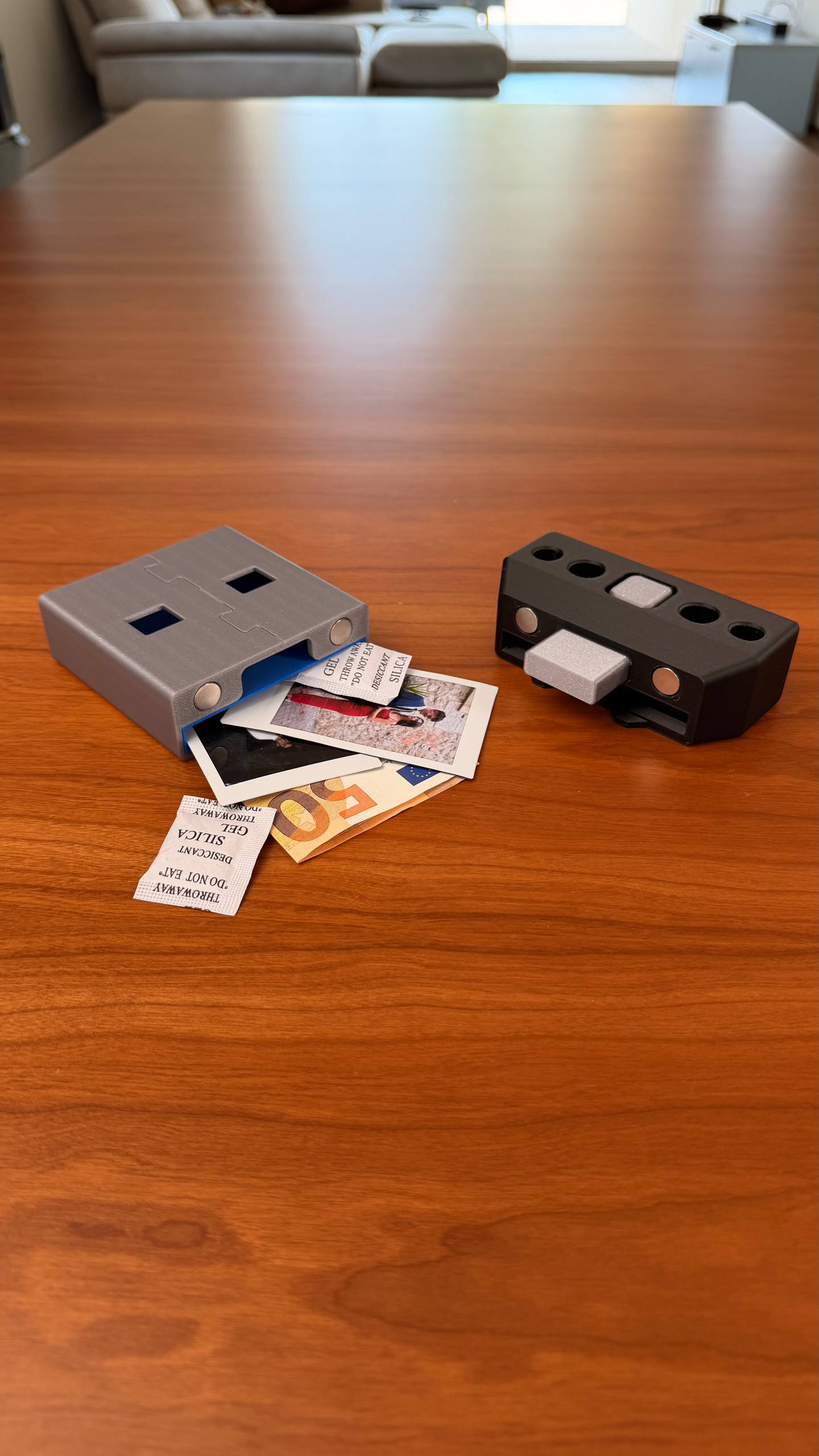USB NOTE - STICKY NOTE HOLDER & STENCILS