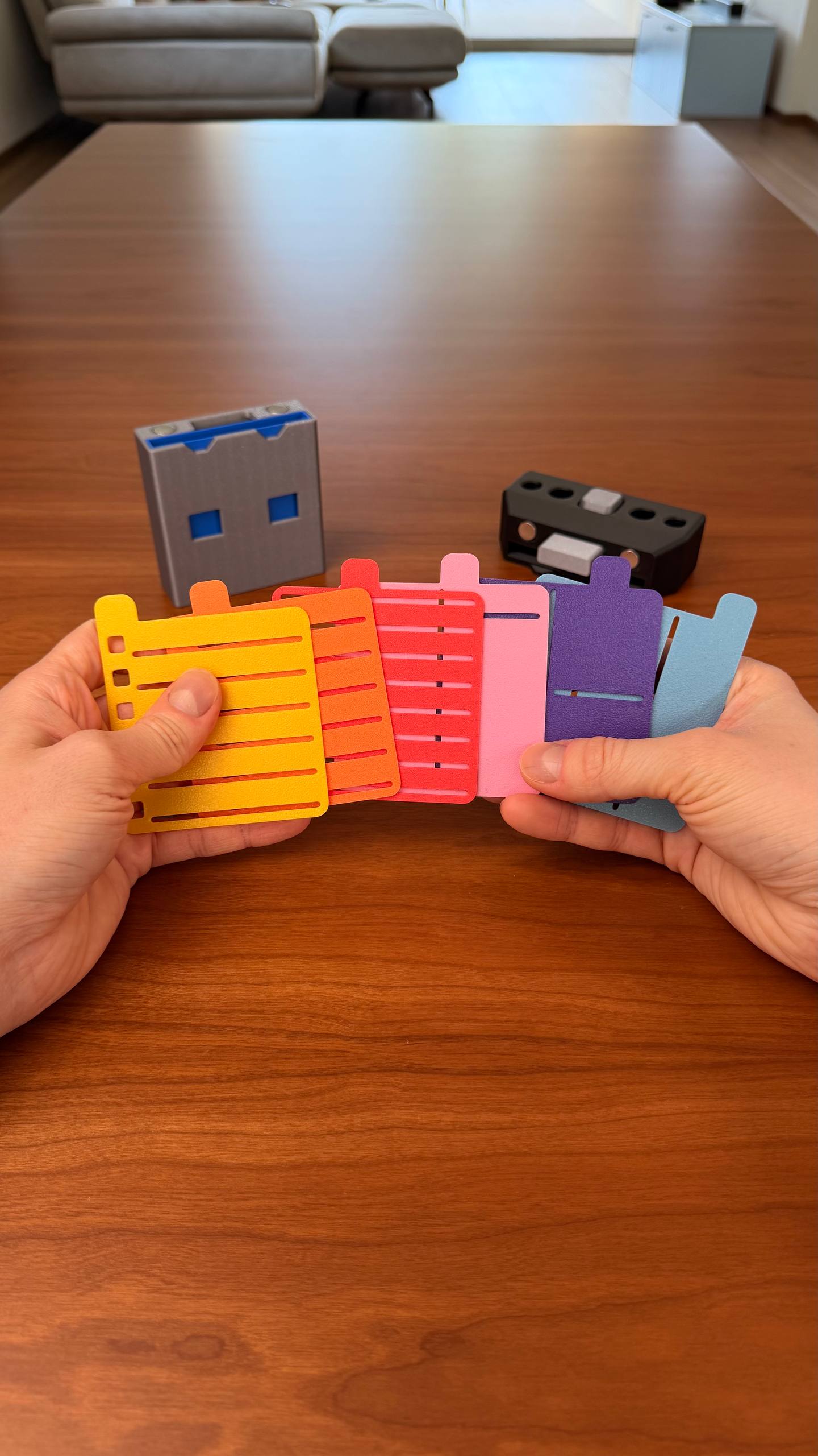 USB NOTE - STICKY NOTE HOLDER & STENCILS