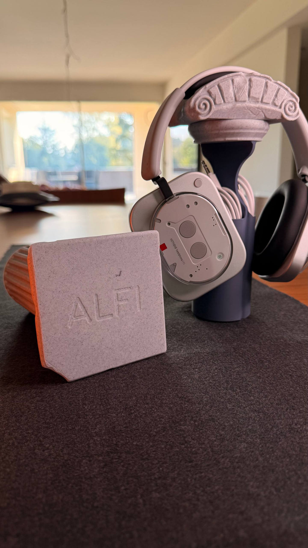 Music Pillar Heahphone Holder