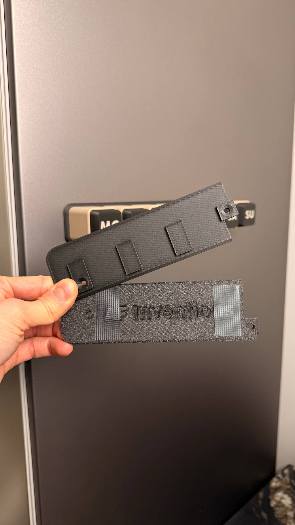 PILL PUSH Daily Pill Dispenser – Magnetic One-Push 3D Printed Medication Holder